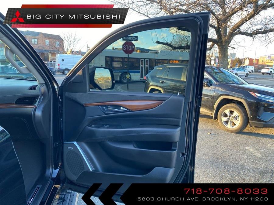 2020 Cadillac Escalade Premium Luxury photo