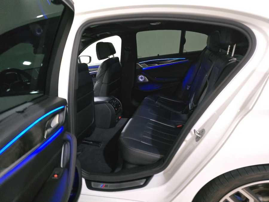 2021 BMW 5-Series M550i xDrive Sedan photo