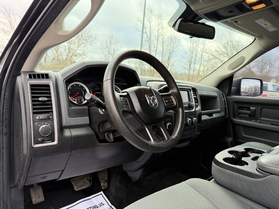 2016 RAM 1500 4WD Crew Cab 140.5