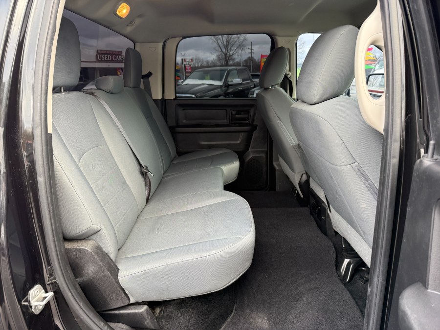 2016 RAM 1500 4WD Crew Cab 140.5