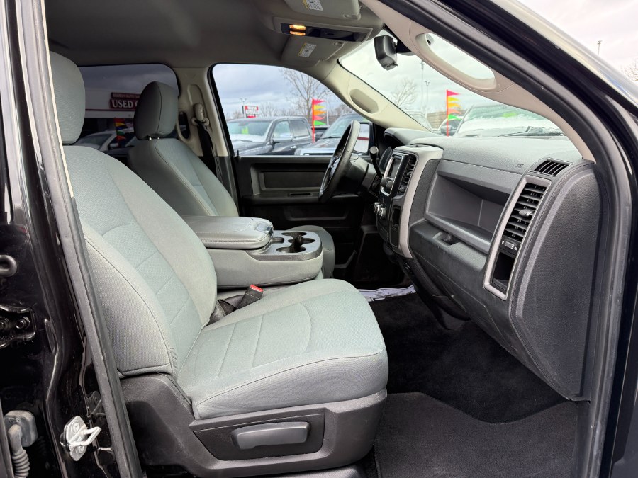 2016 RAM 1500 4WD Crew Cab 140.5