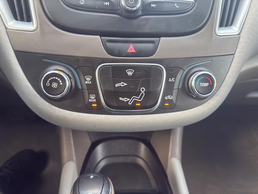 2017 Chevrolet Malibu 4dr Sdn LS w/1FL photo