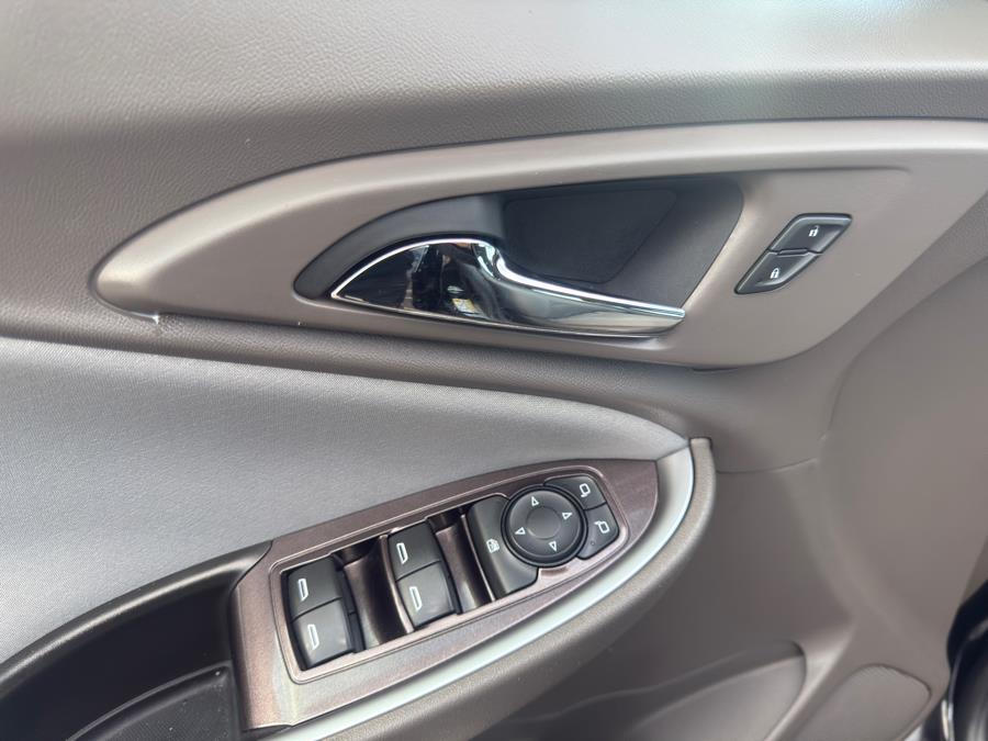 2017 Chevrolet Malibu 4dr Sdn LS w/1FL photo