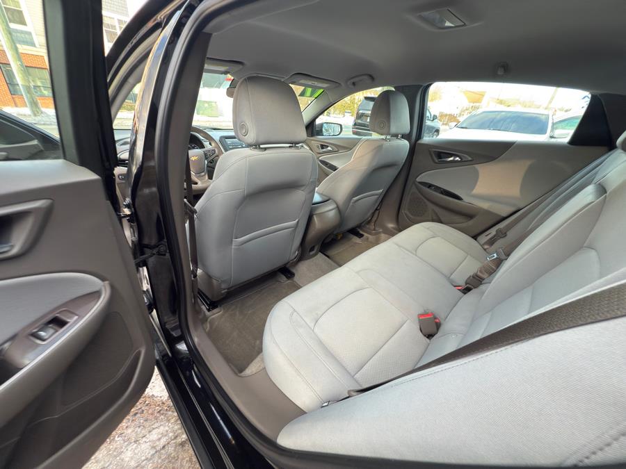 2017 Chevrolet Malibu 4dr Sdn LS w/1FL photo