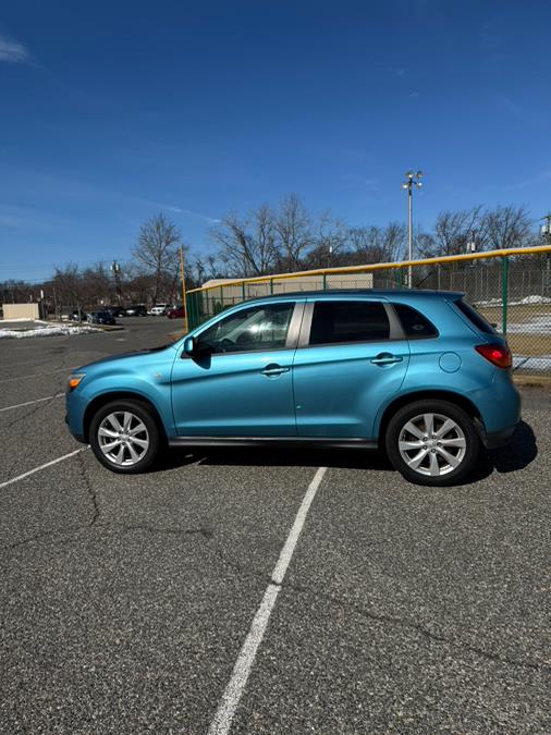 2014 Mitsubishi Outlander Sport ES photo