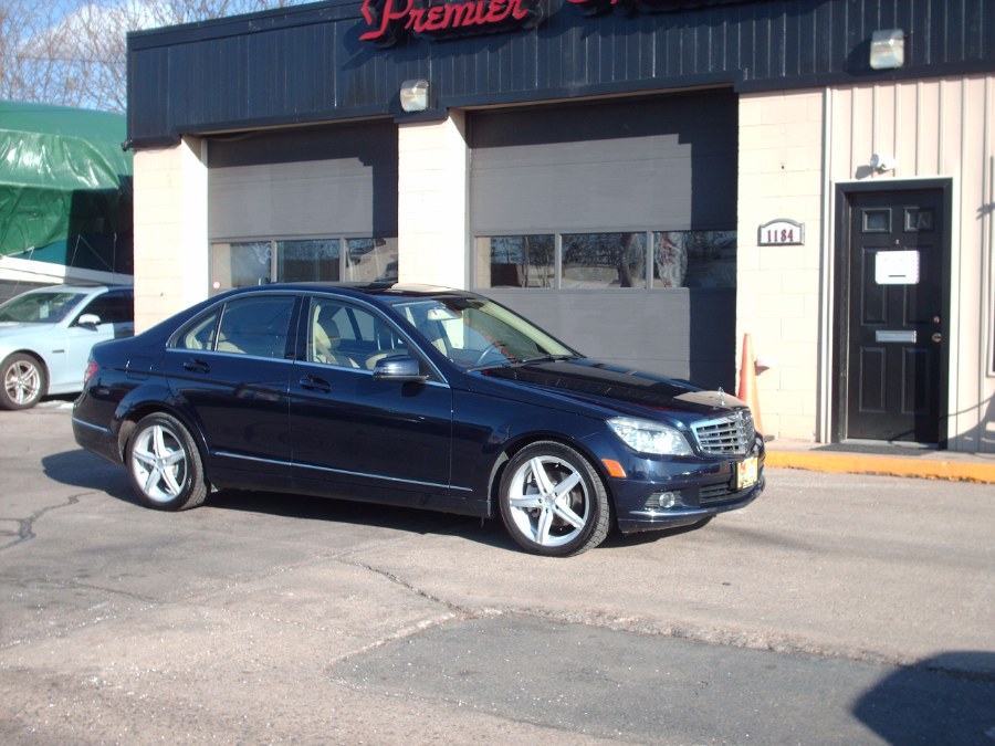 2011 Mercedes-Benz C-Class C300 4MATIC Luxury photo