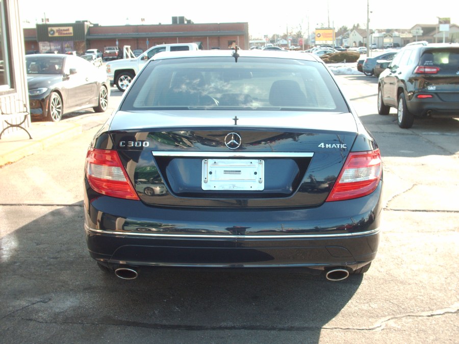 2011 Mercedes-Benz C-Class C300 4MATIC Luxury photo