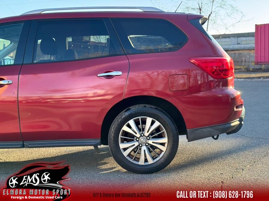 2017 Nissan Pathfinder 4x4 SV photo