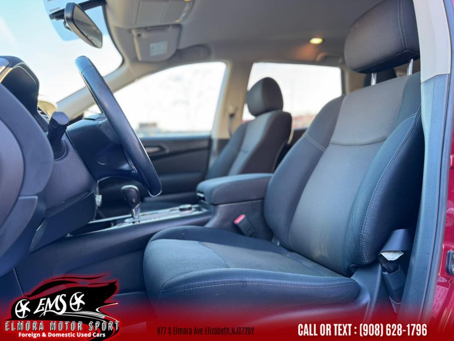 2017 Nissan Pathfinder 4x4 SV photo