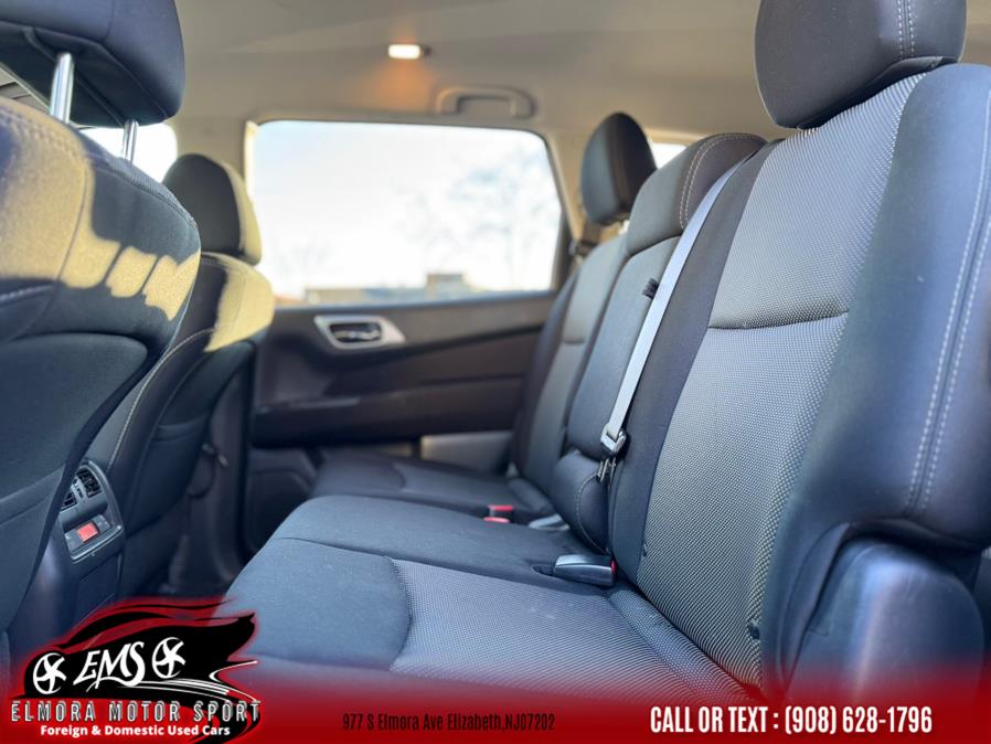 2017 Nissan Pathfinder 4x4 SV photo