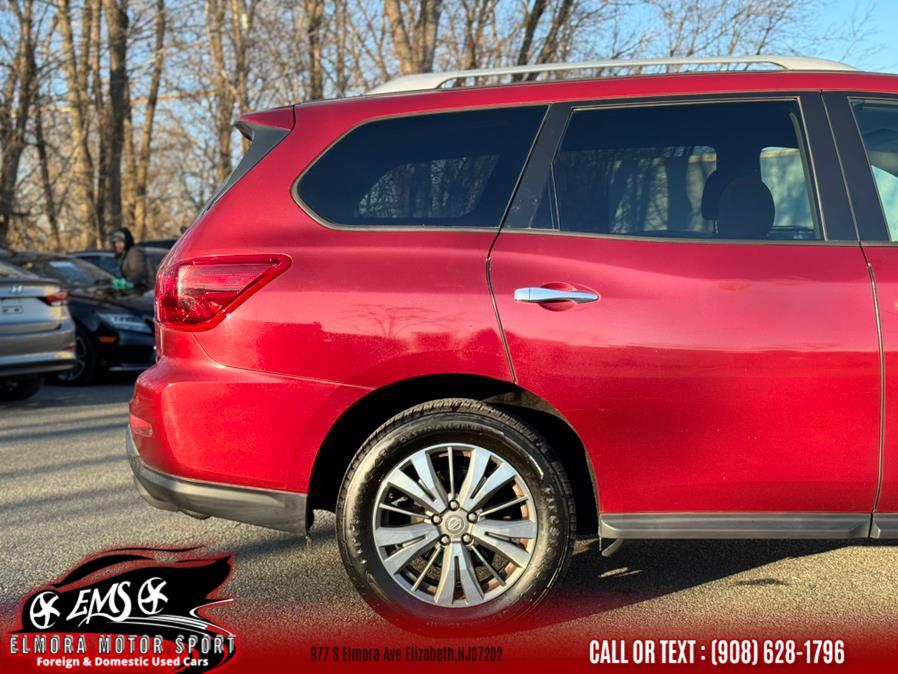 2017 Nissan Pathfinder 4x4 SV photo