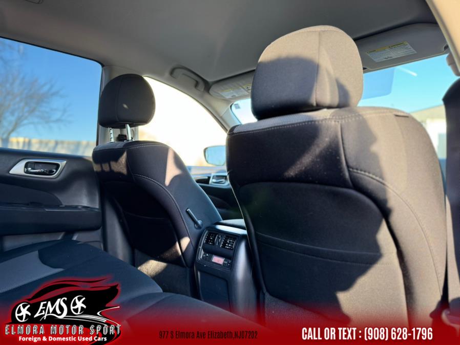 2017 Nissan Pathfinder 4x4 SV photo
