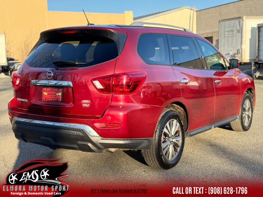 2017 Nissan Pathfinder 4x4 SV photo