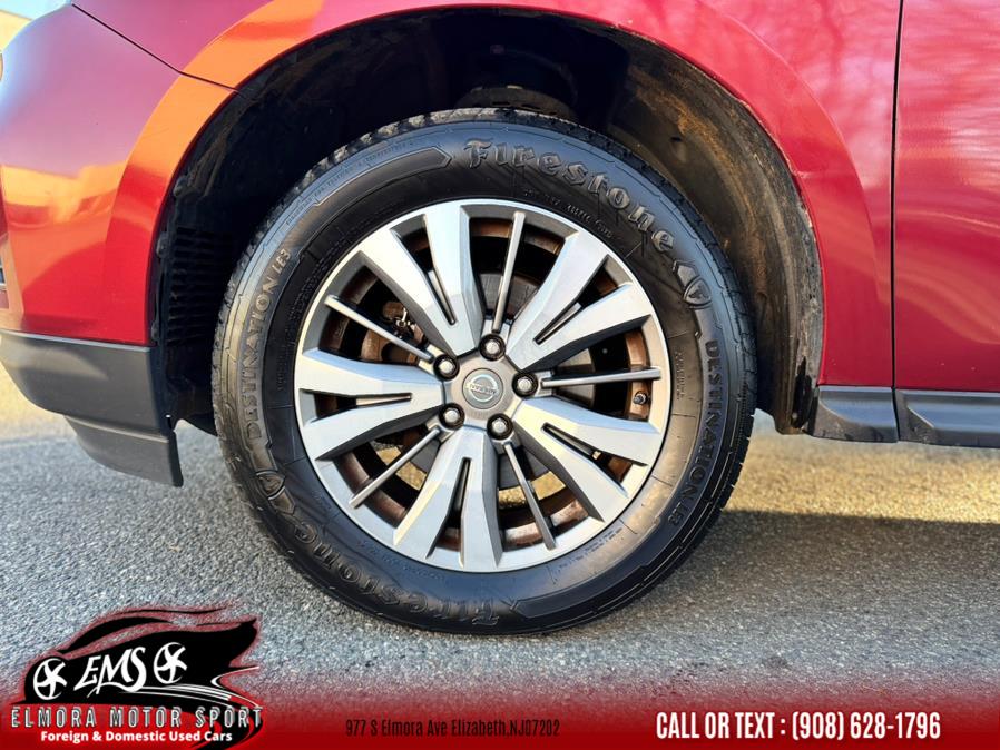 2017 Nissan Pathfinder 4x4 SV photo