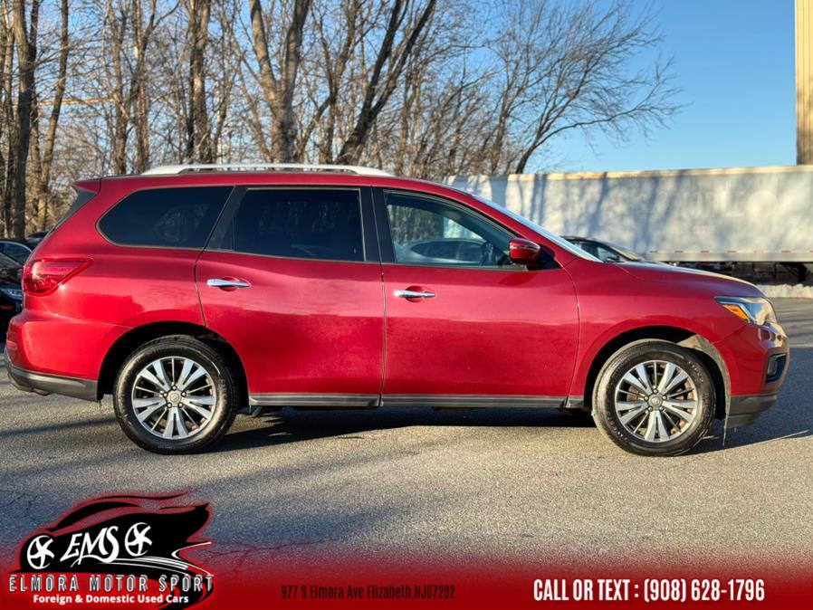 2017 Nissan Pathfinder 4x4 SV photo