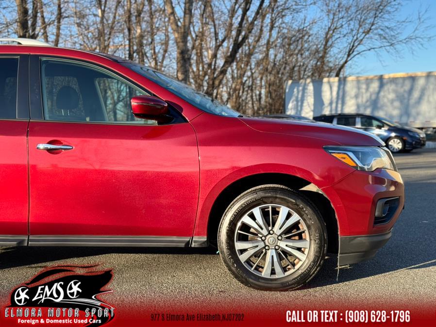2017 Nissan Pathfinder 4x4 SV photo