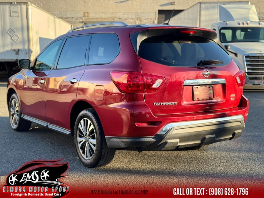 2017 Nissan Pathfinder 4x4 SV photo