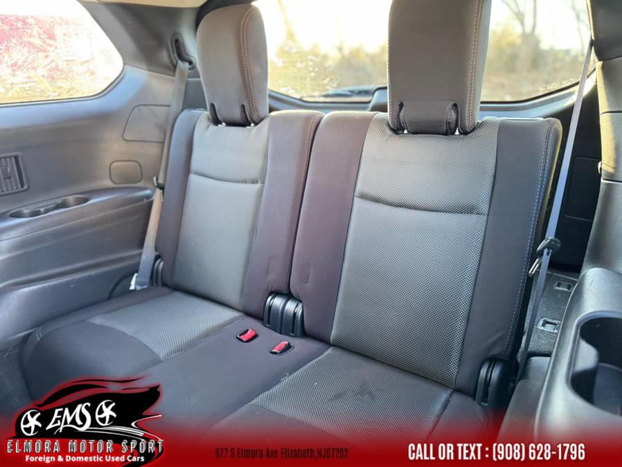 2017 Nissan Pathfinder 4x4 SV photo