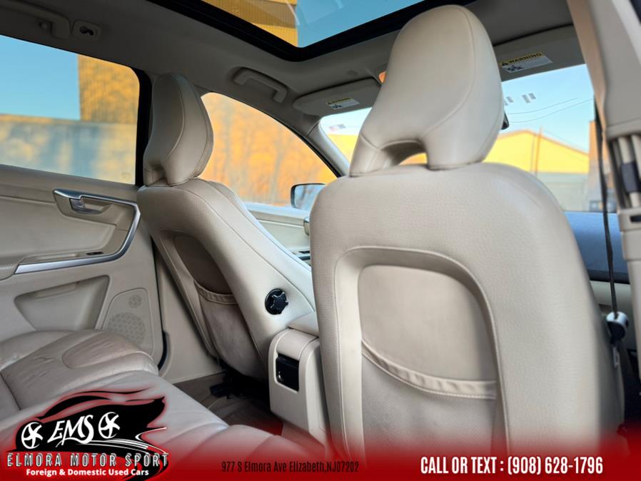 2011 Volvo XC60 T6 photo