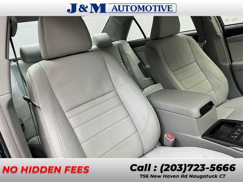 2016 Toyota Camry Hybrid XLE photo