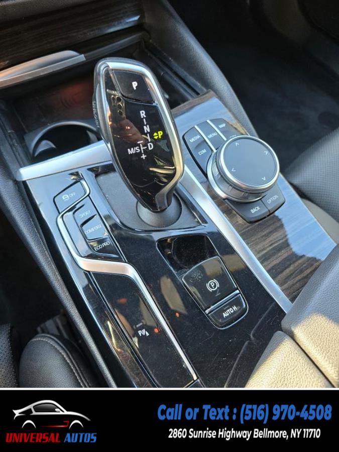 2021 BMW 5-Series 530i xDrive Sedan photo