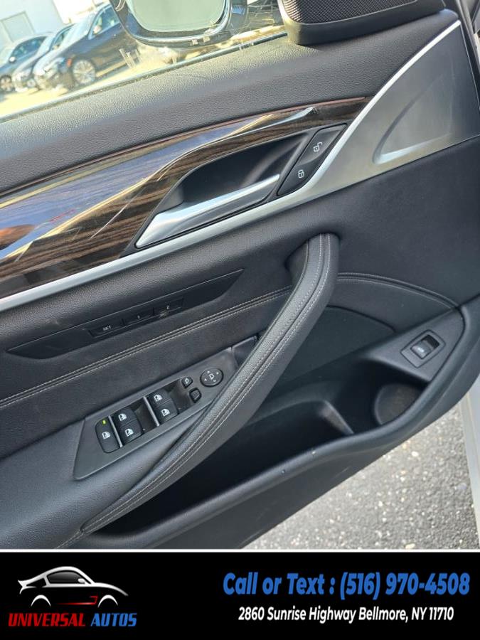 2021 BMW 5-Series 530i xDrive Sedan photo