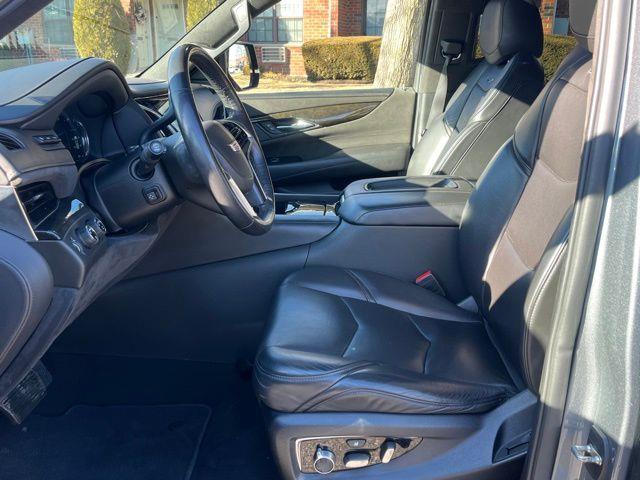 2020 Cadillac Escalade Platinum Edition photo