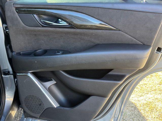 2020 Cadillac Escalade Platinum Edition photo