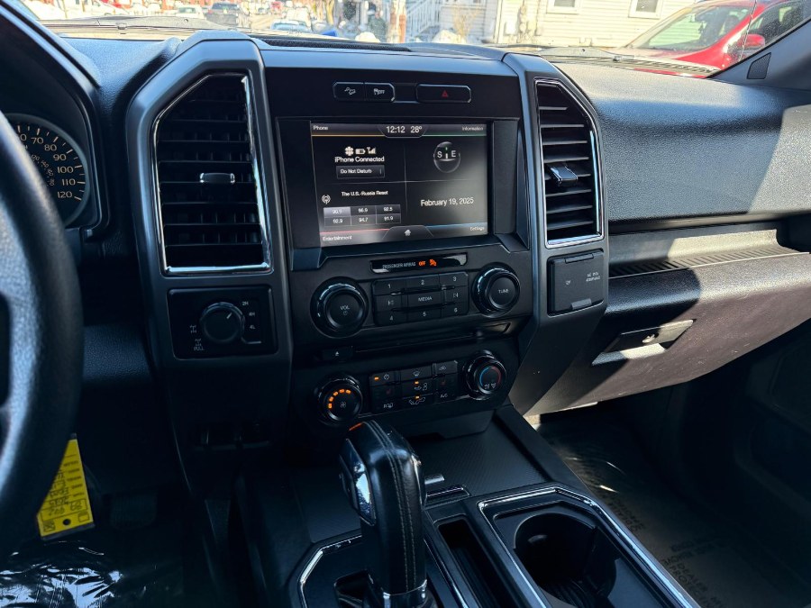 2015 Ford F-150 XLT Crew Cab 4x4 photo