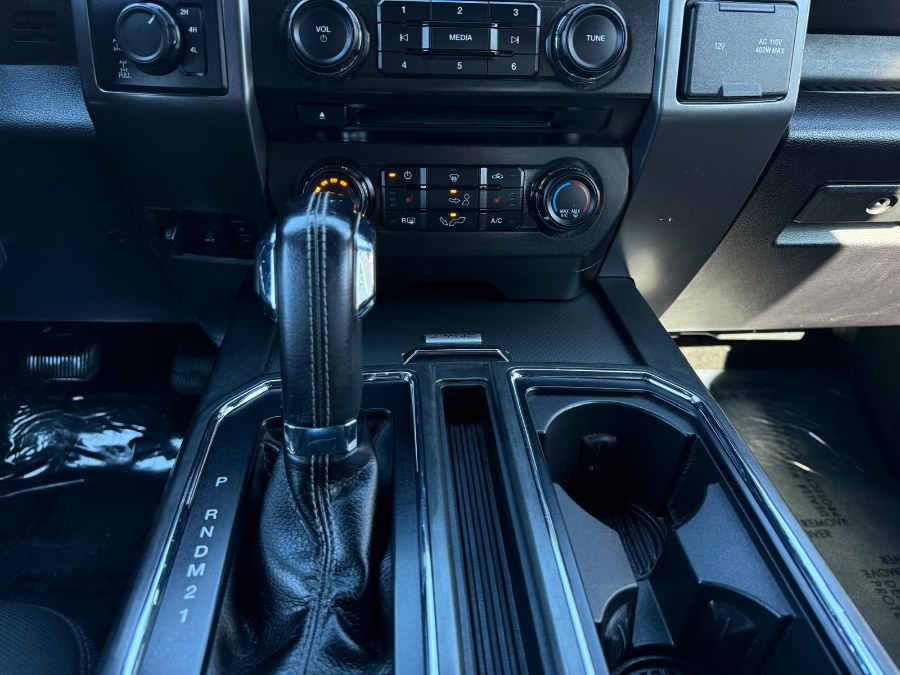 2015 Ford F-150 XLT Crew Cab 4x4 photo