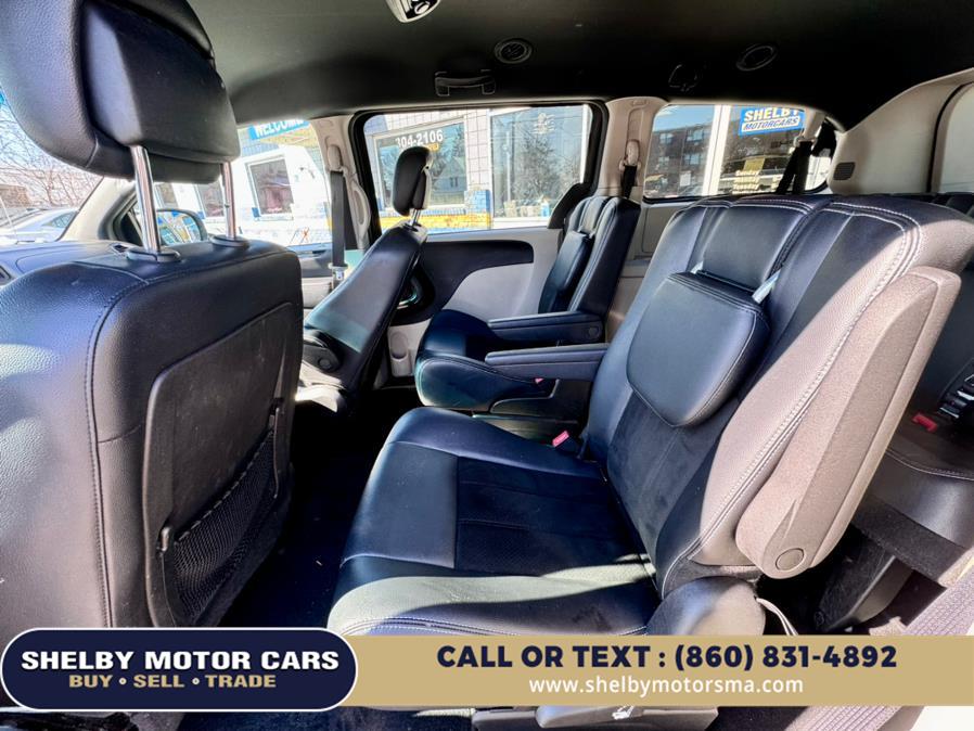 2014 Dodge Grand Caravan SXT photo