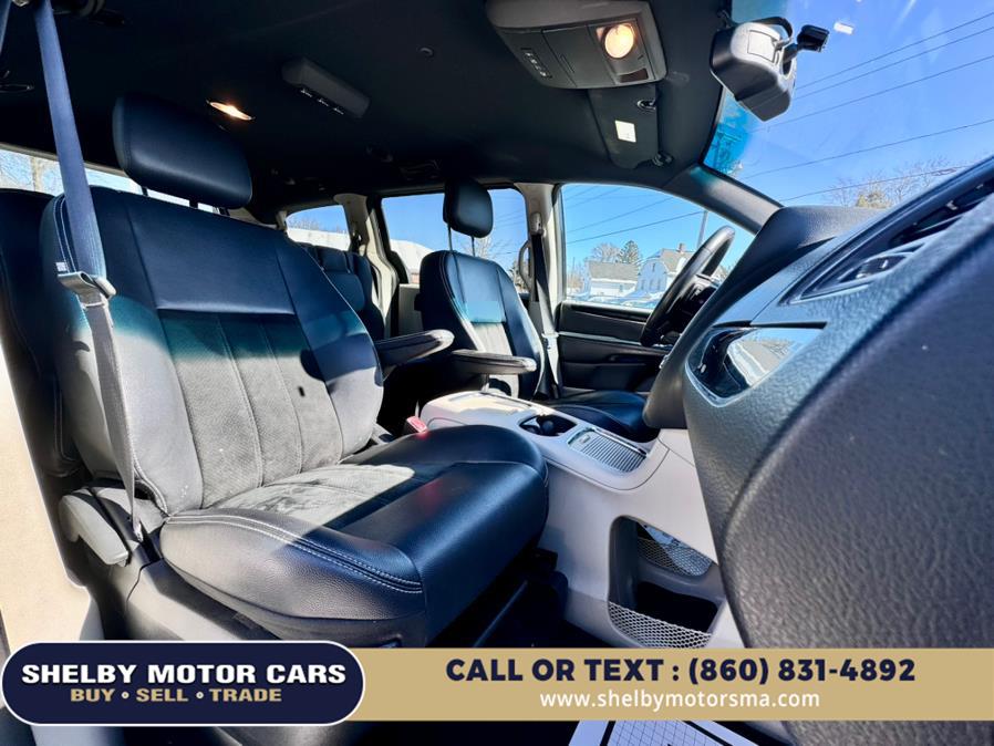 2014 Dodge Grand Caravan SXT photo