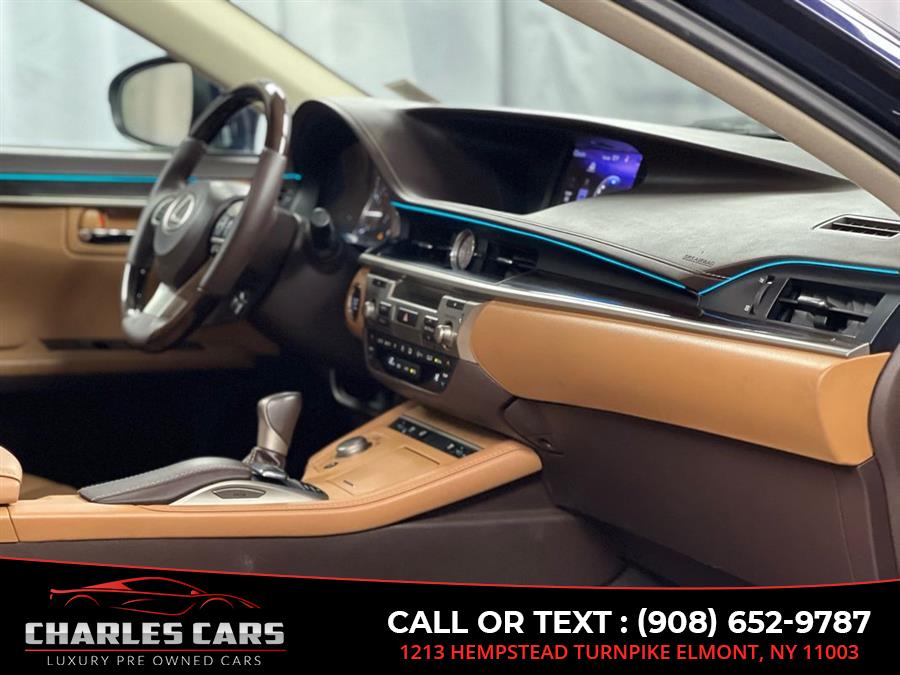 2017 Lexus ES 350 photo