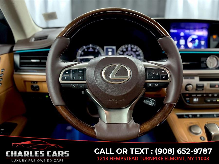2017 Lexus ES 350 photo
