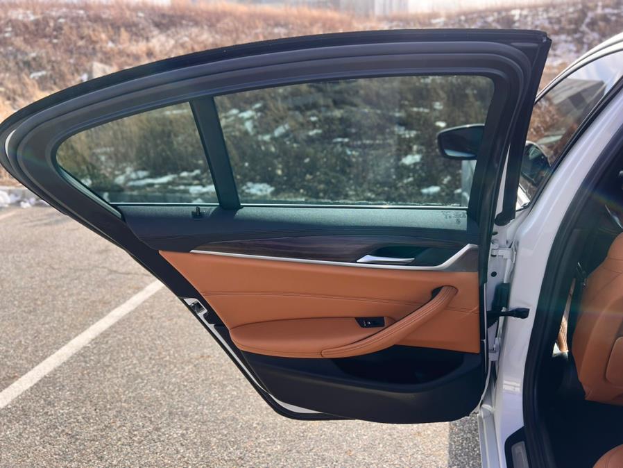 2020 BMW 5-Series 530i xDrive Sedan photo