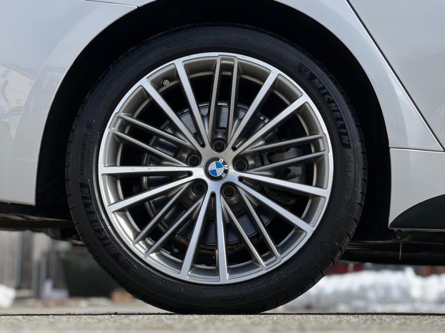 2020 BMW 5-Series 530i xDrive Sedan photo