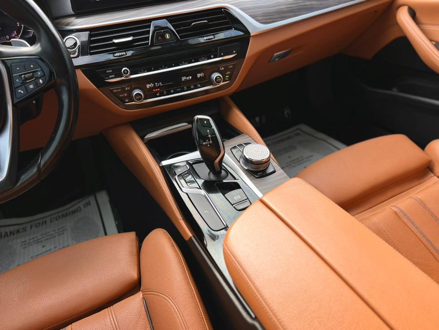 2020 BMW 5-Series 530i xDrive Sedan photo