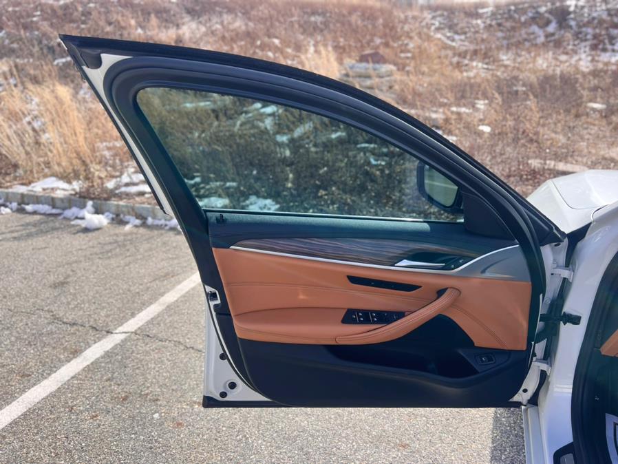 2020 BMW 5-Series 530i xDrive Sedan photo