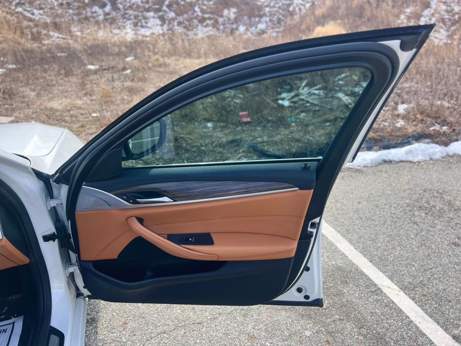 2020 BMW 5-Series 530i xDrive Sedan photo