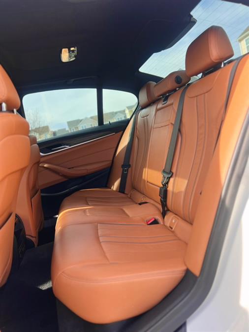2020 BMW 5-Series 530i xDrive Sedan photo
