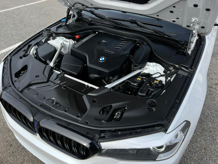 2020 BMW 5-Series 530i xDrive Sedan photo