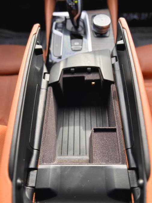 2020 BMW 5-Series 530i xDrive Sedan photo