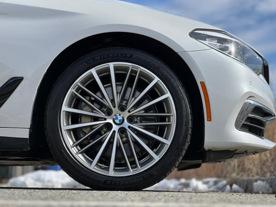 2020 BMW 5-Series 530i xDrive Sedan photo