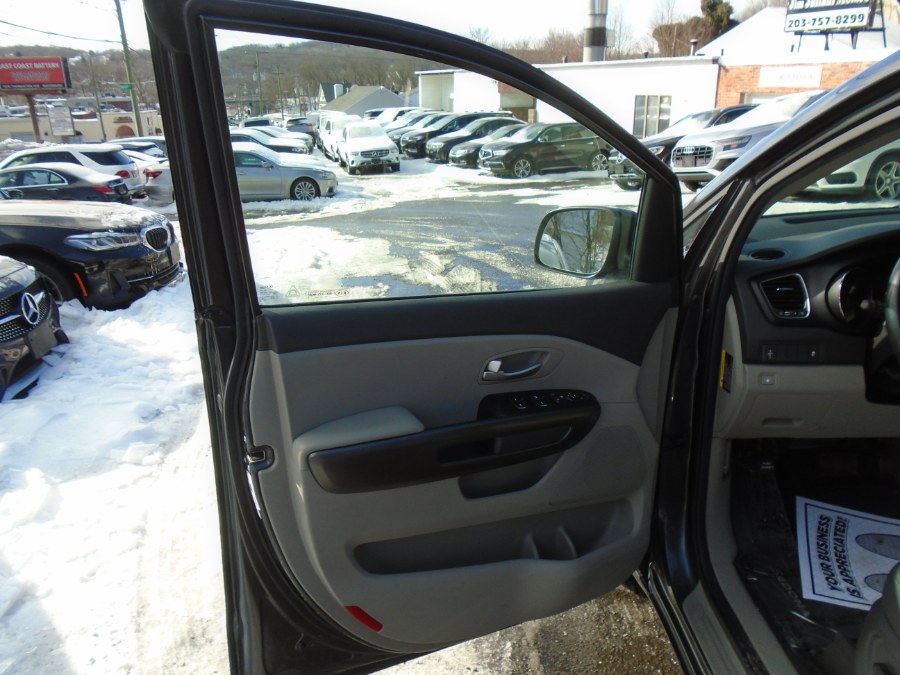 2017 Kia Sedona LX FWD photo