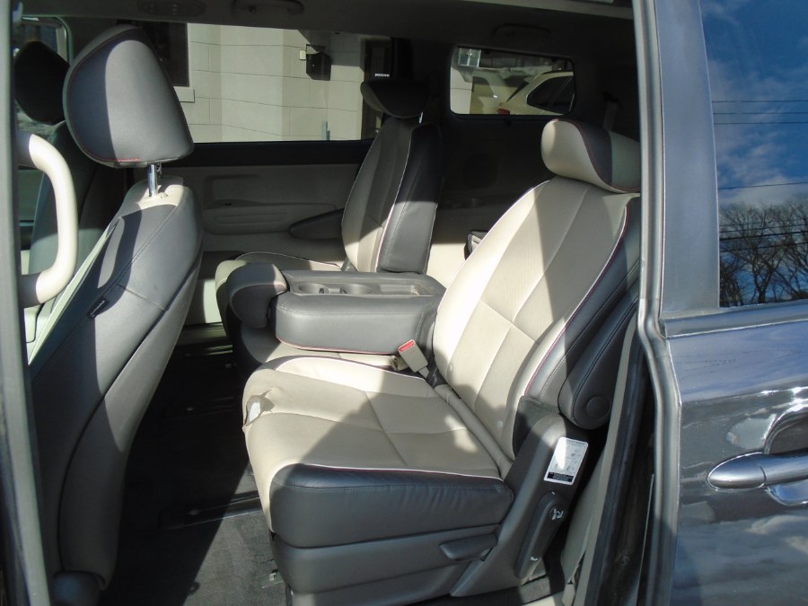2017 Kia Sedona LX FWD photo