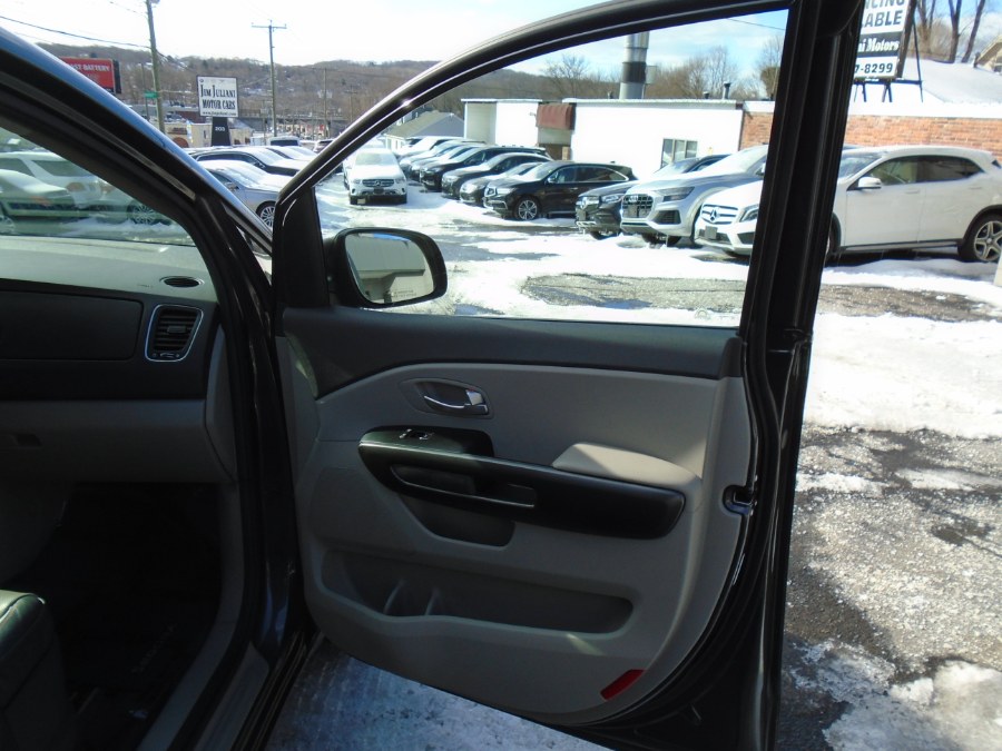 2017 Kia Sedona LX FWD photo