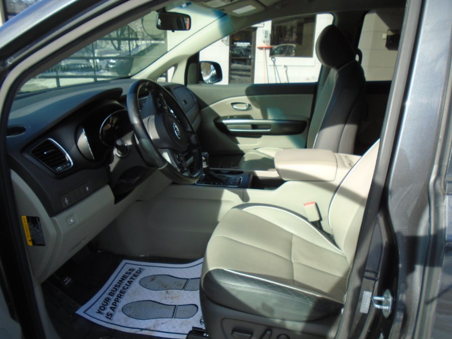 2017 Kia Sedona LX FWD photo