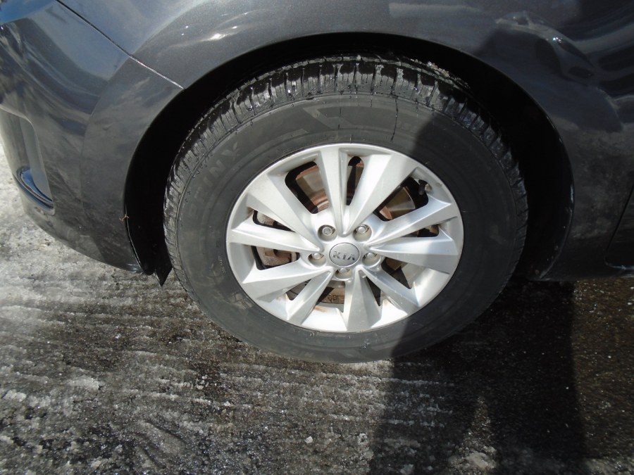 2017 Kia Sedona LX FWD photo