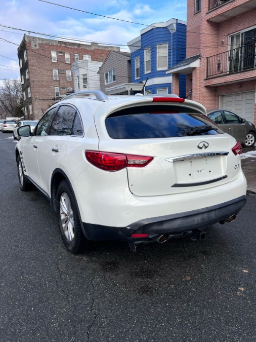 2014 Infiniti QX70 photo