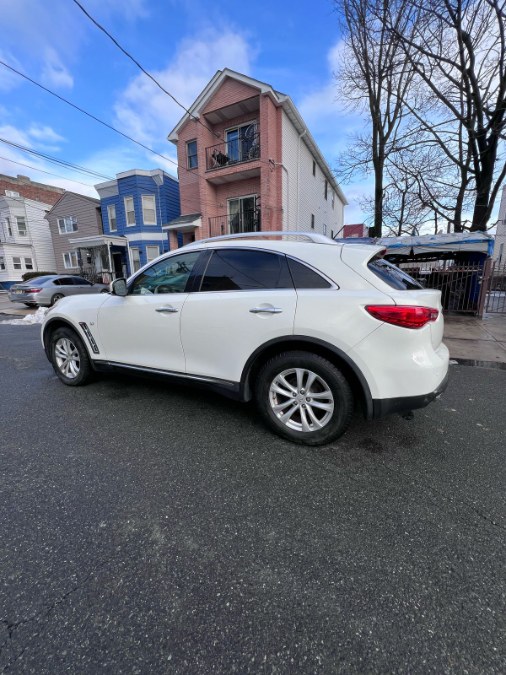 2014 Infiniti QX70 photo
